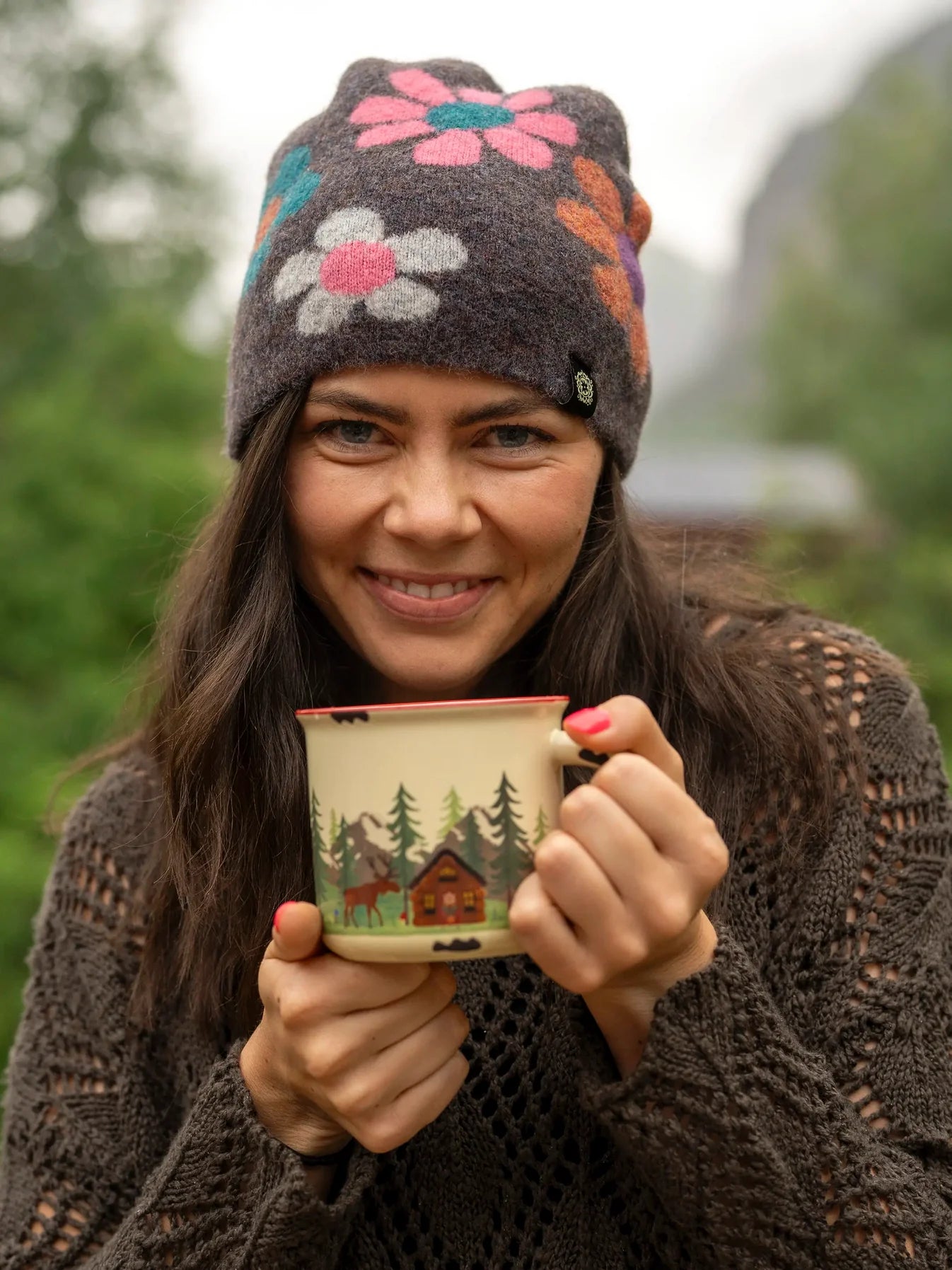 Intarsia Beanie - Charcoal Daisy